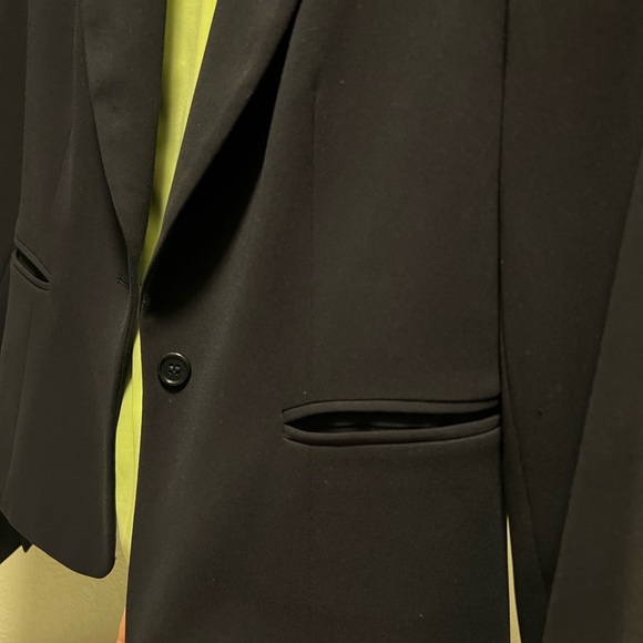 Blazer - Picture 3 of 3